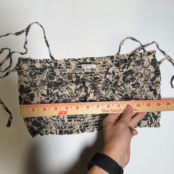 American Eagle Cold Shoulder Top Ruffle Beige Black Size Medium Floral - Picture 4 of 8